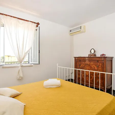 Nice In With Kitchen Modica